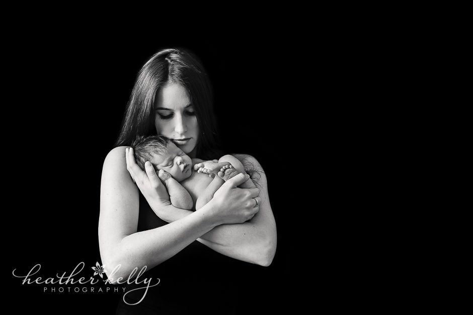 danbury ct newborn photographer mom and baby