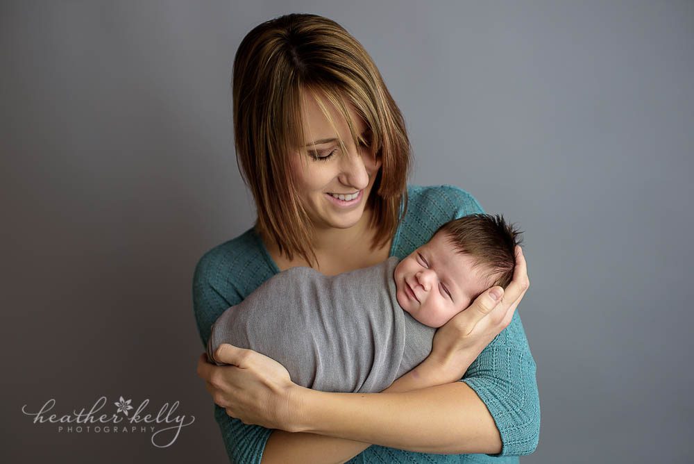 mom and baby newborn photography photo shelton ct newborn photos