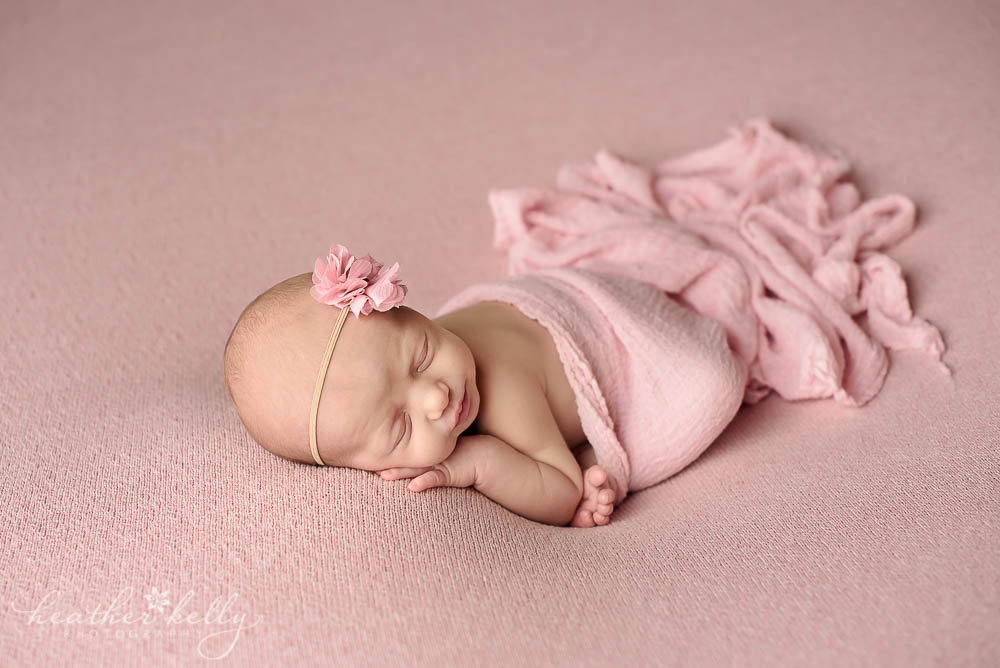 girl newborn photography photo adorable monroe newborn in pink