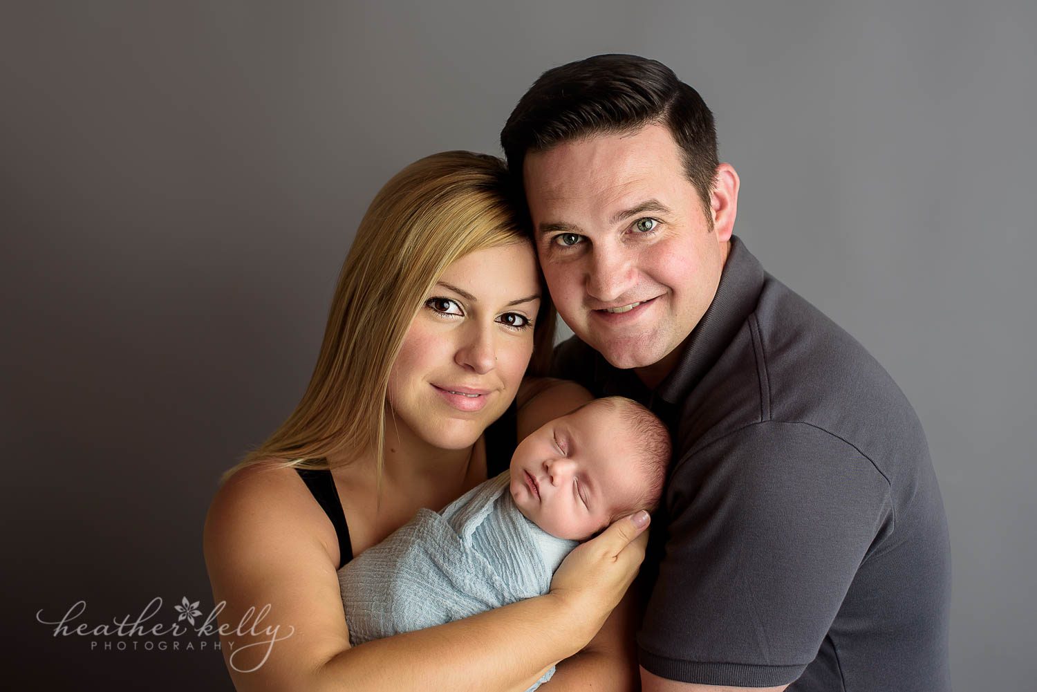 mom dad and new baby newborn photography shelton ct