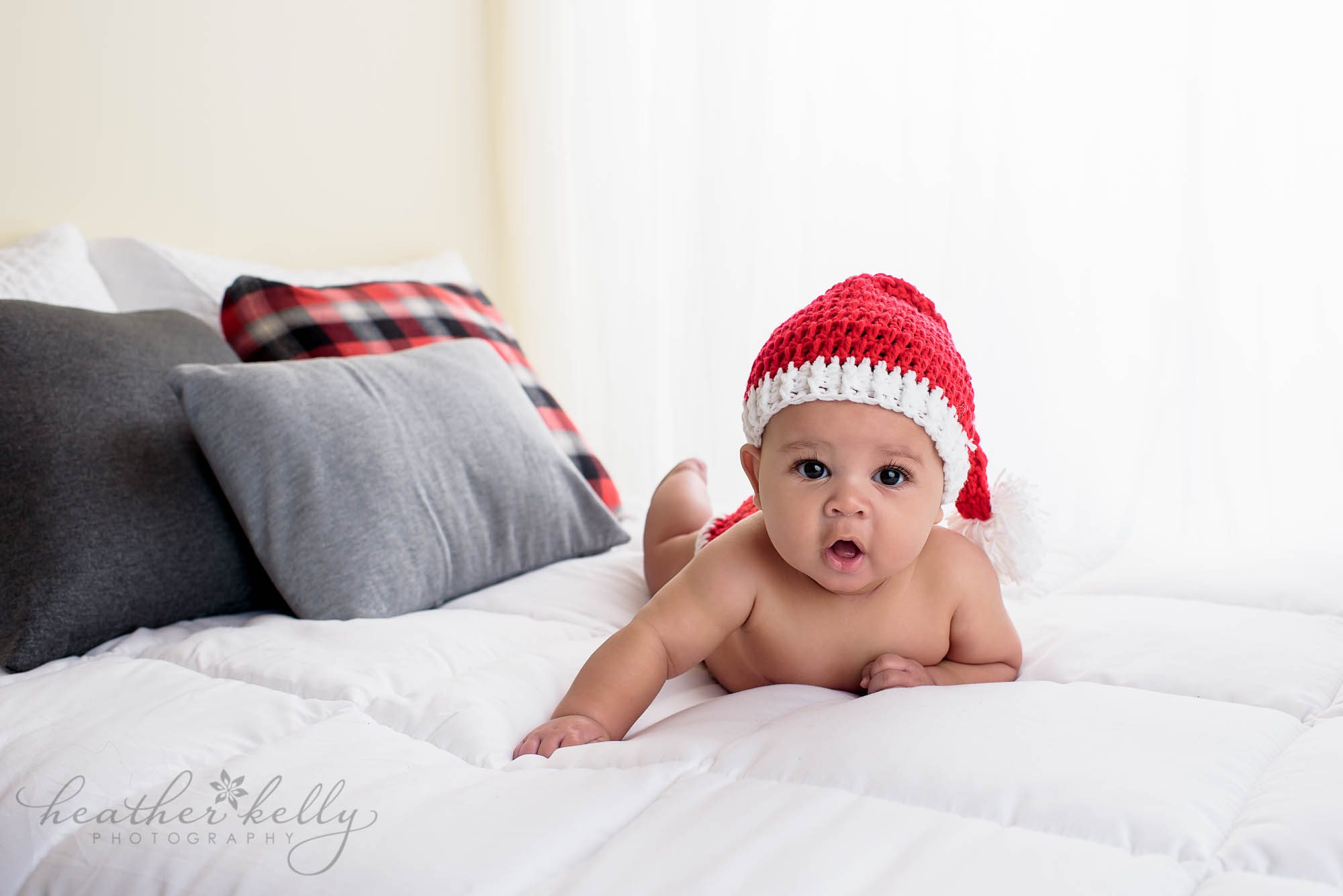 santa hat on baby boy. danbury baby photography