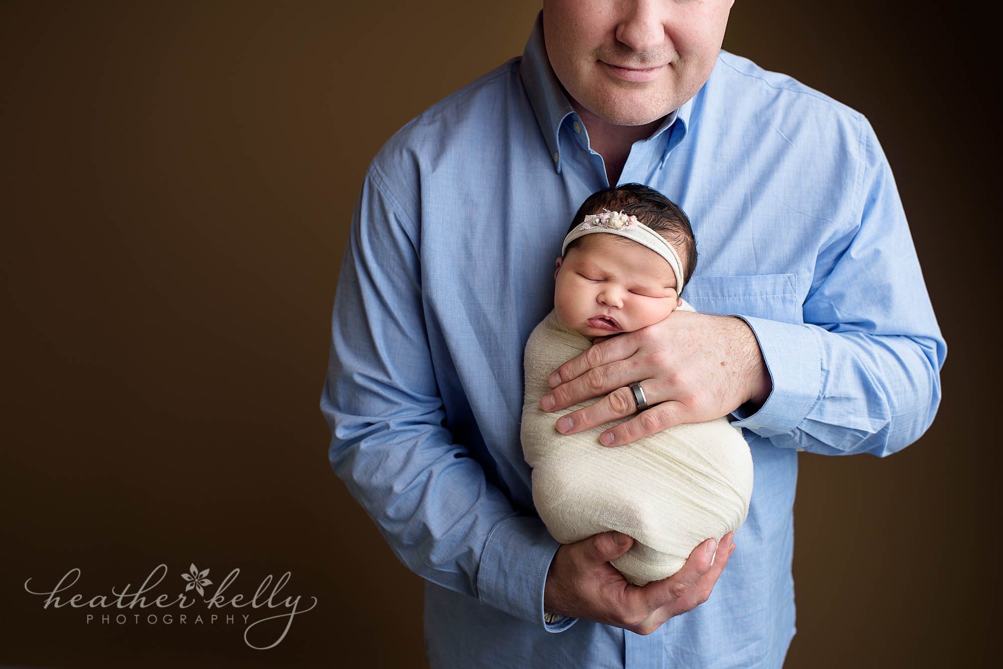 dad and newborn girl. southbury newborn ct photography