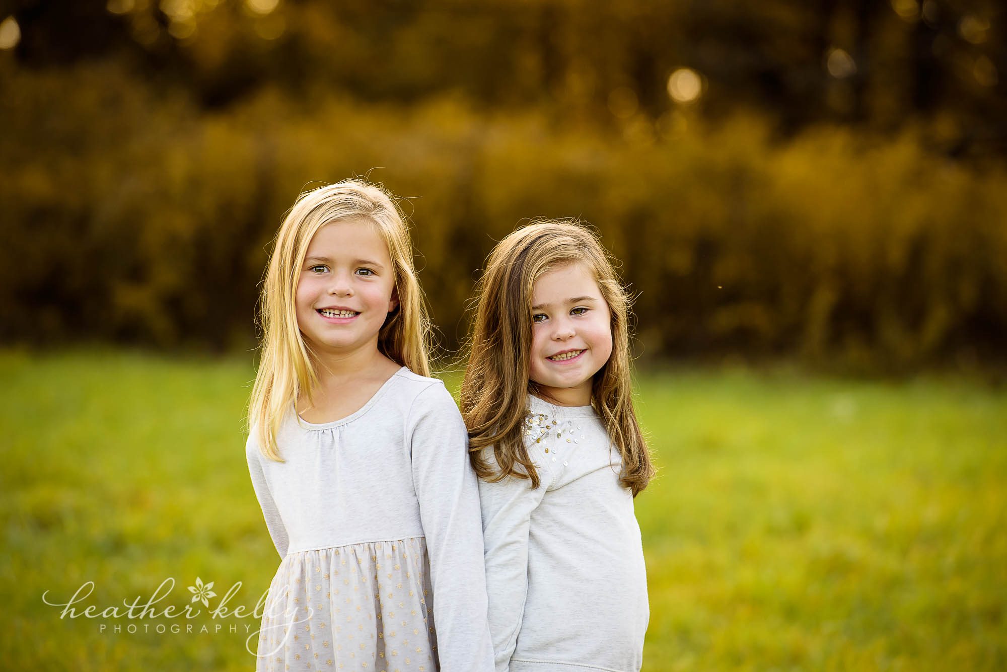 professional photo of sisters. fall family photography