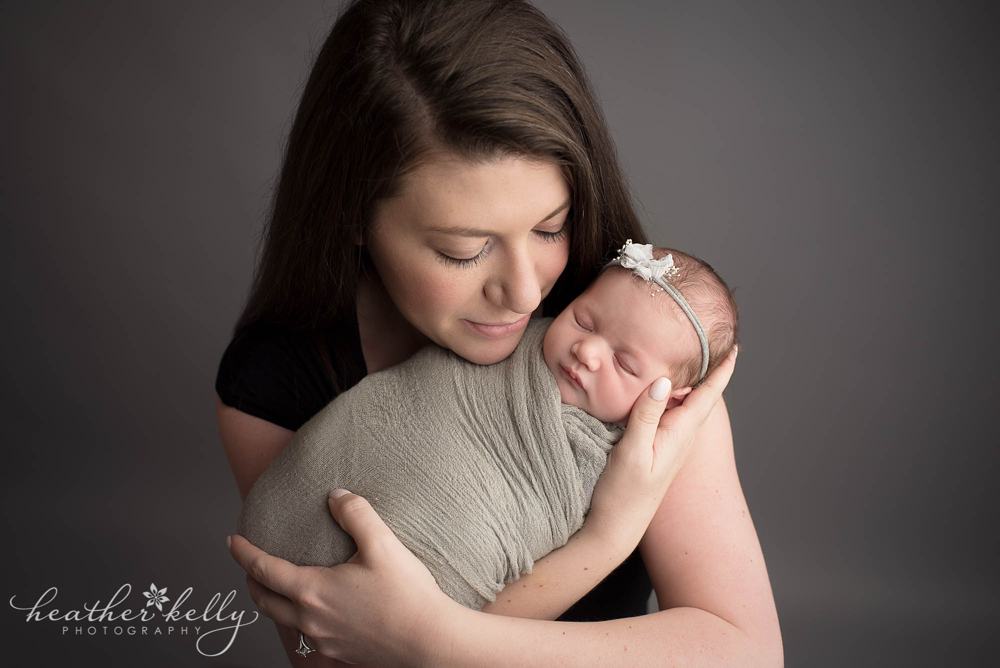 mom and newborn. norwalk newborn photography ct