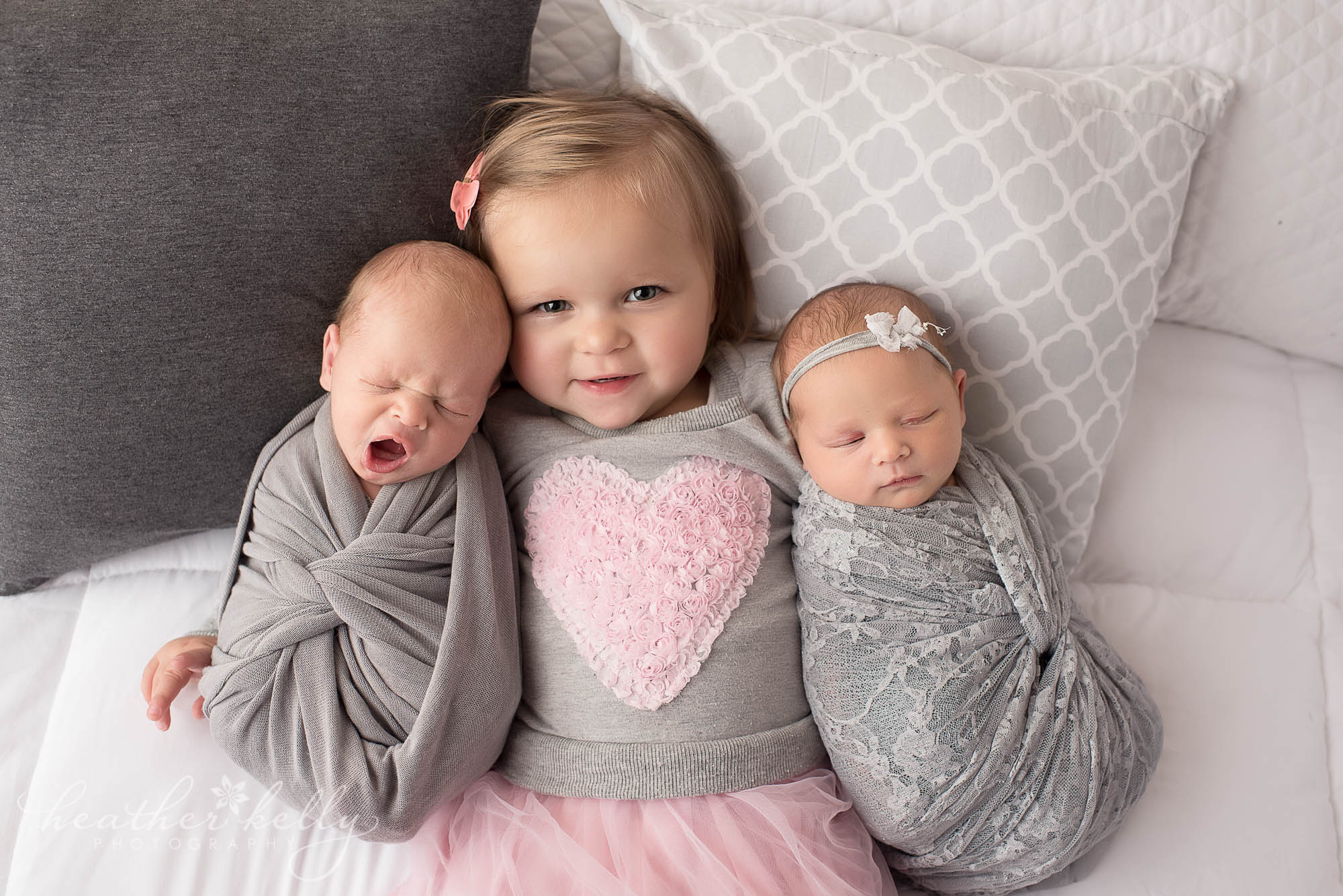 sibling newborn twins photo