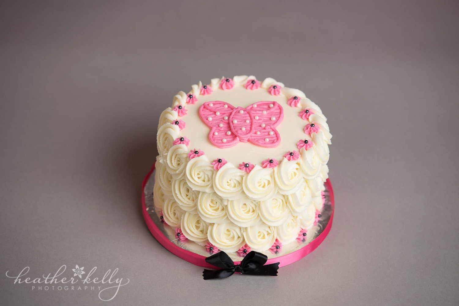 minnie mouse bow cake